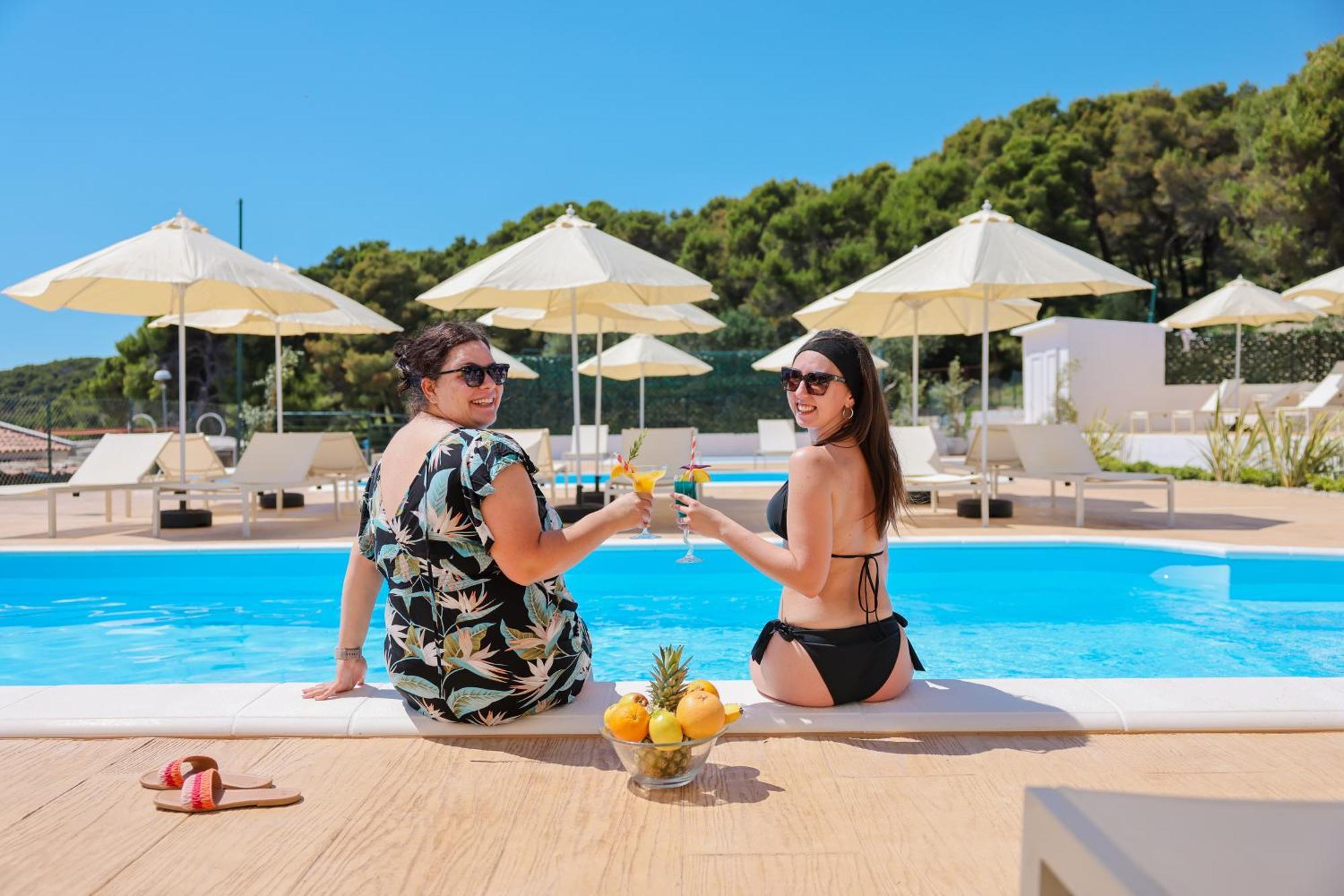 Apartments Medena Trogir Ngoại thất bức ảnh